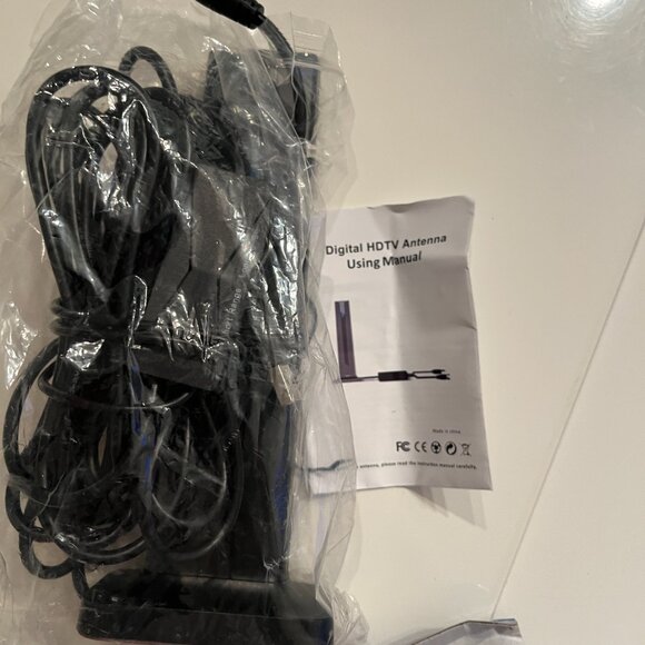 HDTV Antenna 25dBi Indoor Digital TV Signal Booster (NEW) - Picture 7 of 15